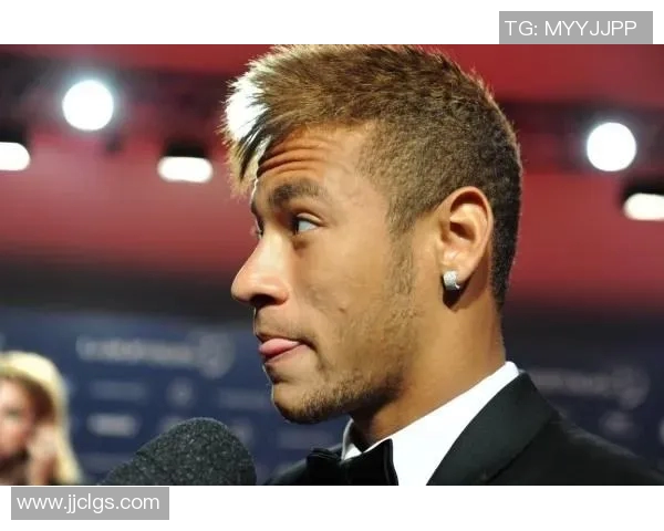 个性发型与足球明星男士的完美结合展现独特魅力与风格